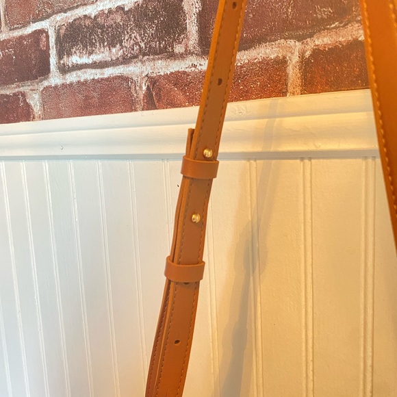 Henny & Lev Tote - Picture 5 of 5